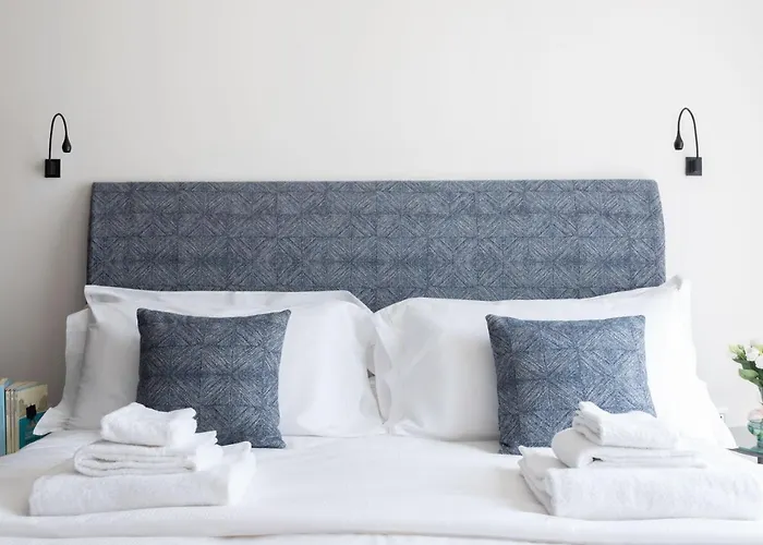 Aparthotel Bmore Duomo - Luxury Near Duomo 4*